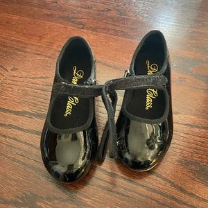 Toddler tap shoes